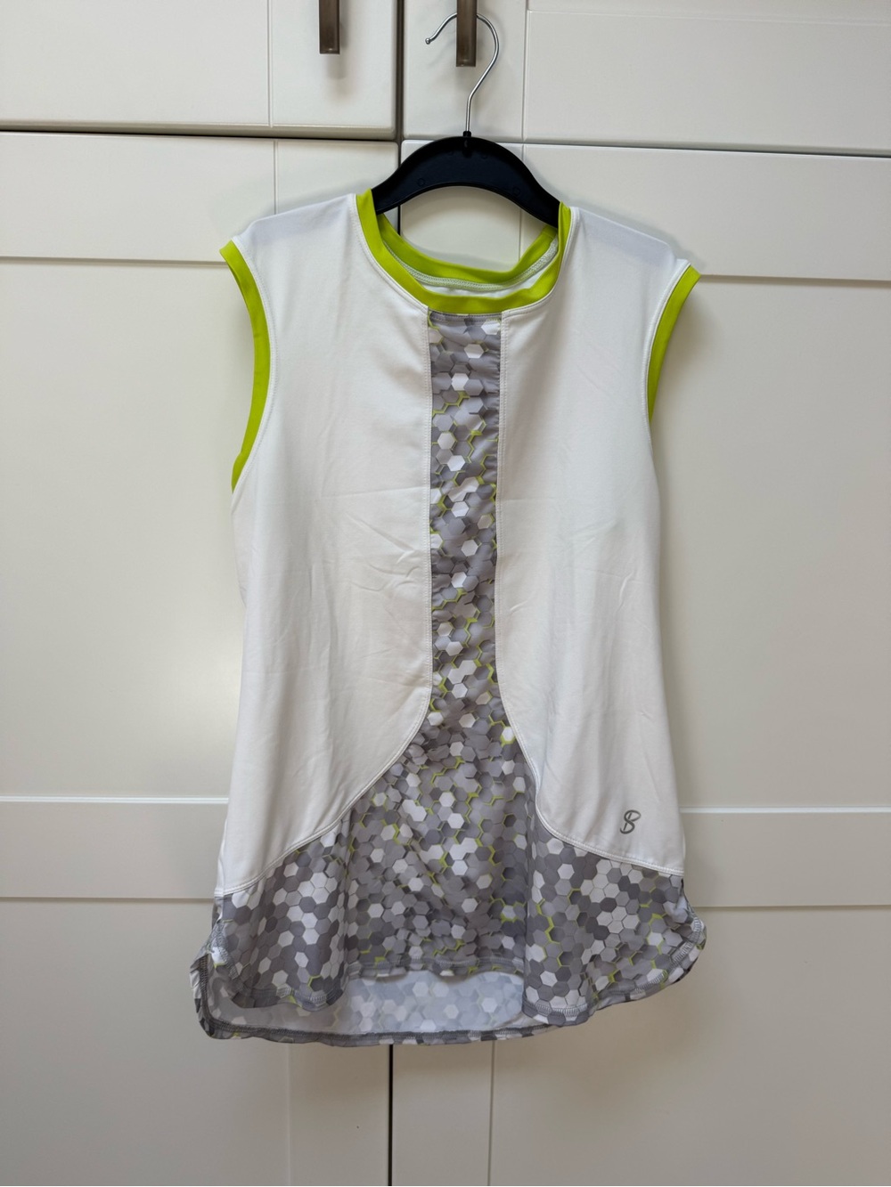 Sofibella Sleeveless Top Women's Ball Girl Tennis Tank Top